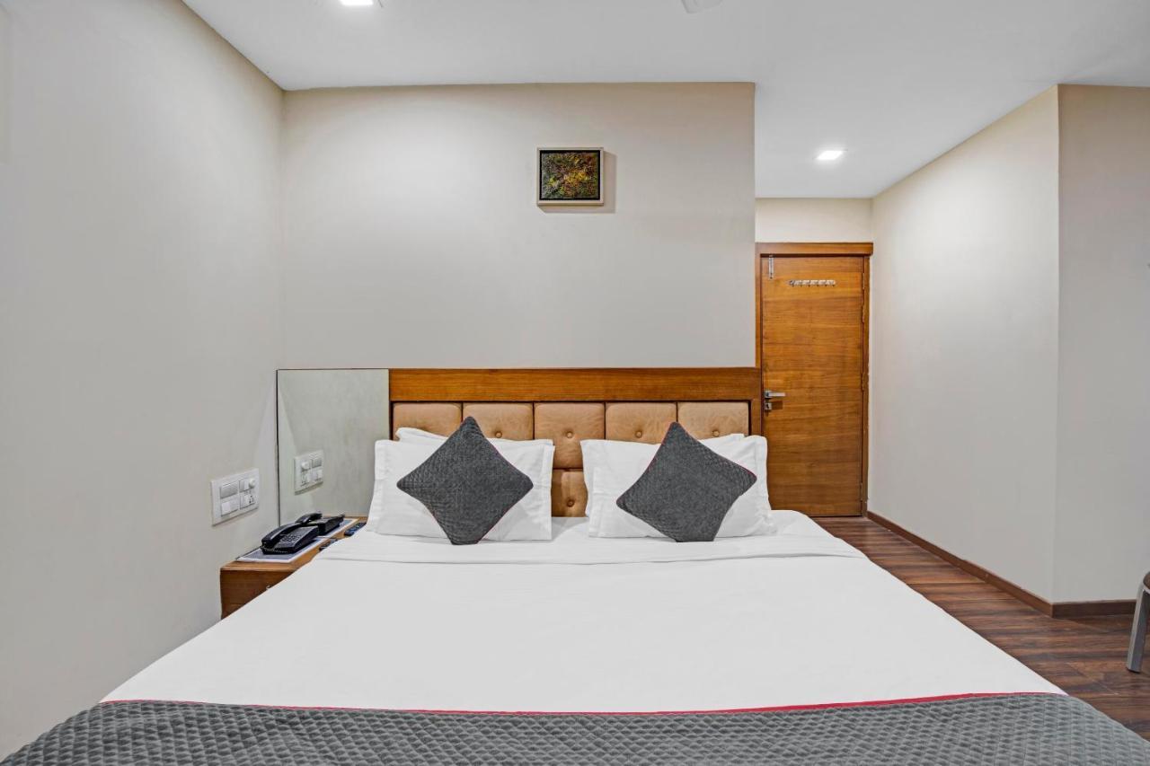 Hotel Navjivan Himatnagar Exterior photo