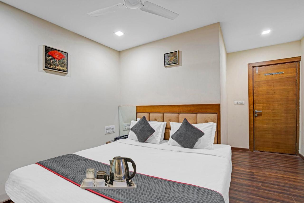 Hotel Navjivan Himatnagar Exterior photo